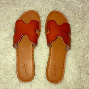 Like New Slide Sandal!!